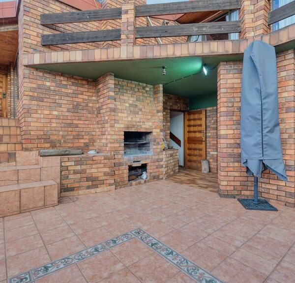 DIY Grill Shelter Construction: Your Guide to Shaded BBQs
